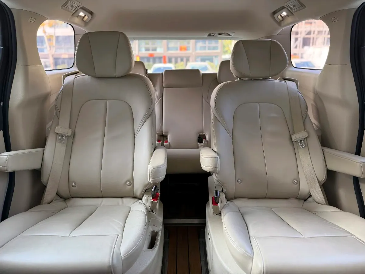 2023 Buick GL8 2.0T 237HP L4 9AT,autocango,china used car exporter,china ev exporter,chinese used car exporter,chinese used ev exporter