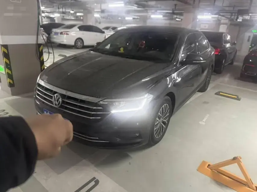 2021 Volkswagen Sagitar 1.4T 150HP L4 7DCT