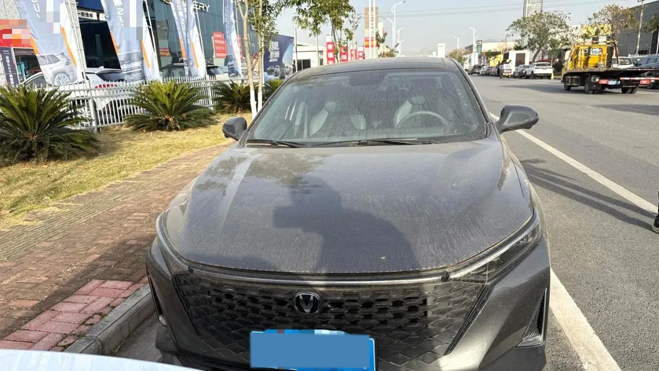 2023 ChangAn Raeton Plus 1.5T 188HP L4 7DCT,autocango,china used car exporter,china ev exporter,chinese used car exporter,chinese used ev exporter