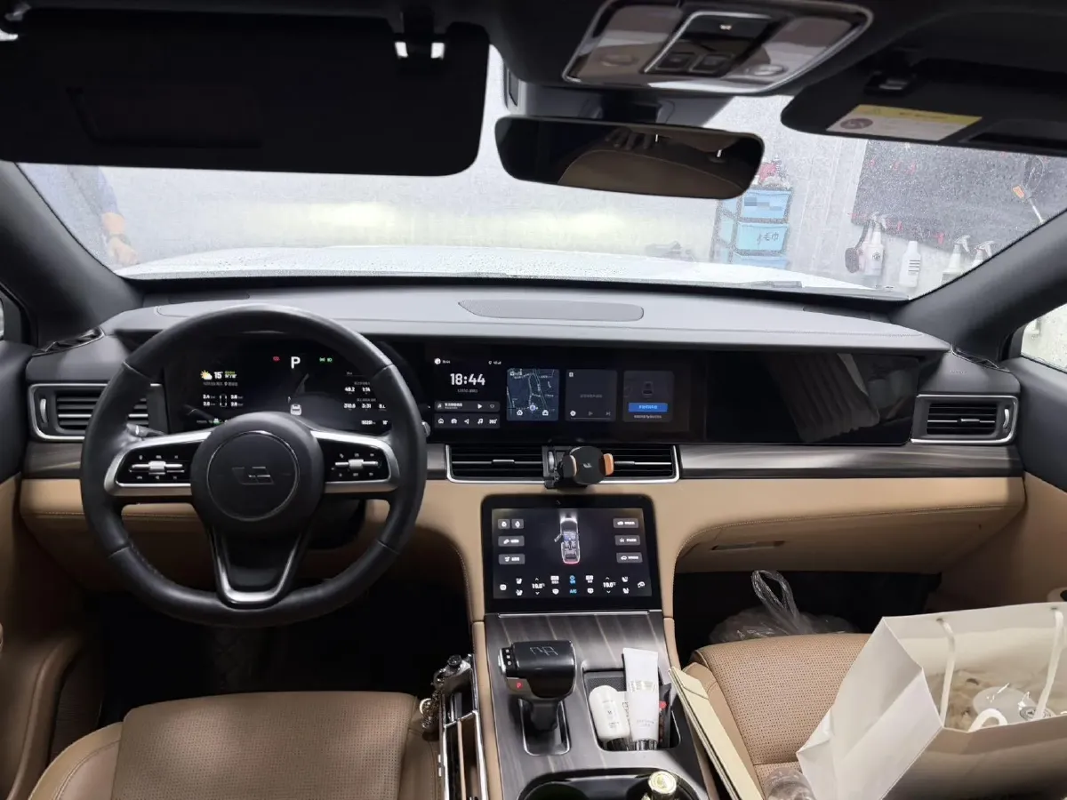 2021 Li ONE Range Extended 131HP REEV 40.5KWH,autocango,china used car exporter,china ev exporter,chinese used car exporter,chinese used ev exporter