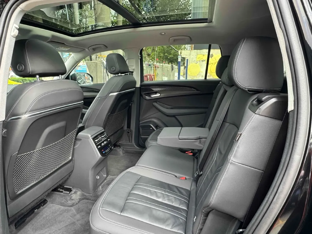 2024 Audi Q6 2.0T 231HP L4 7DCT,autocango,china used car exporter,china ev exporter,chinese used car exporter,chinese used ev exporter