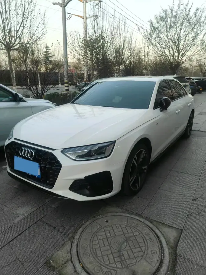 2022 Audi A4L 2.0T 190HP L4 7DCT
