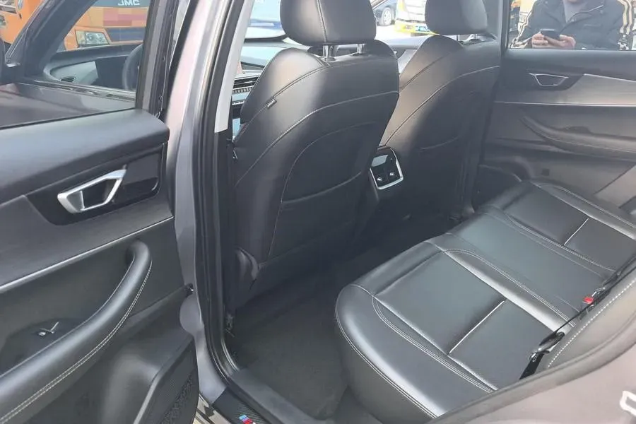 2021 Chery Tiggo 7 Plus 1.5T 156HP L4 CVT,autocango,china used car exporter,china ev exporter,chinese used car exporter,chinese used ev exporter