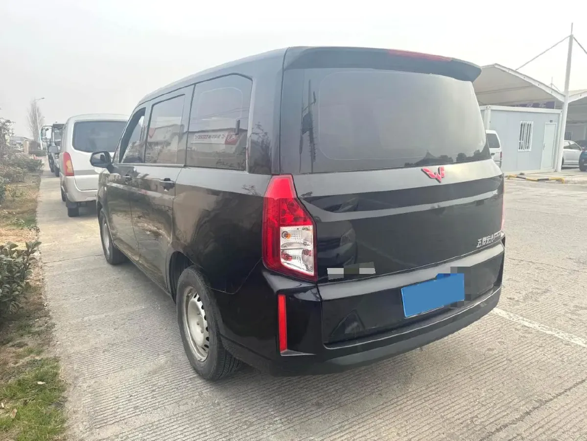2020 WuLing HongGuang Plus 1.5L 99HP L4 6MT,autocango,china used car exporter,china ev exporter,chinese used car exporter,chinese used ev exporter