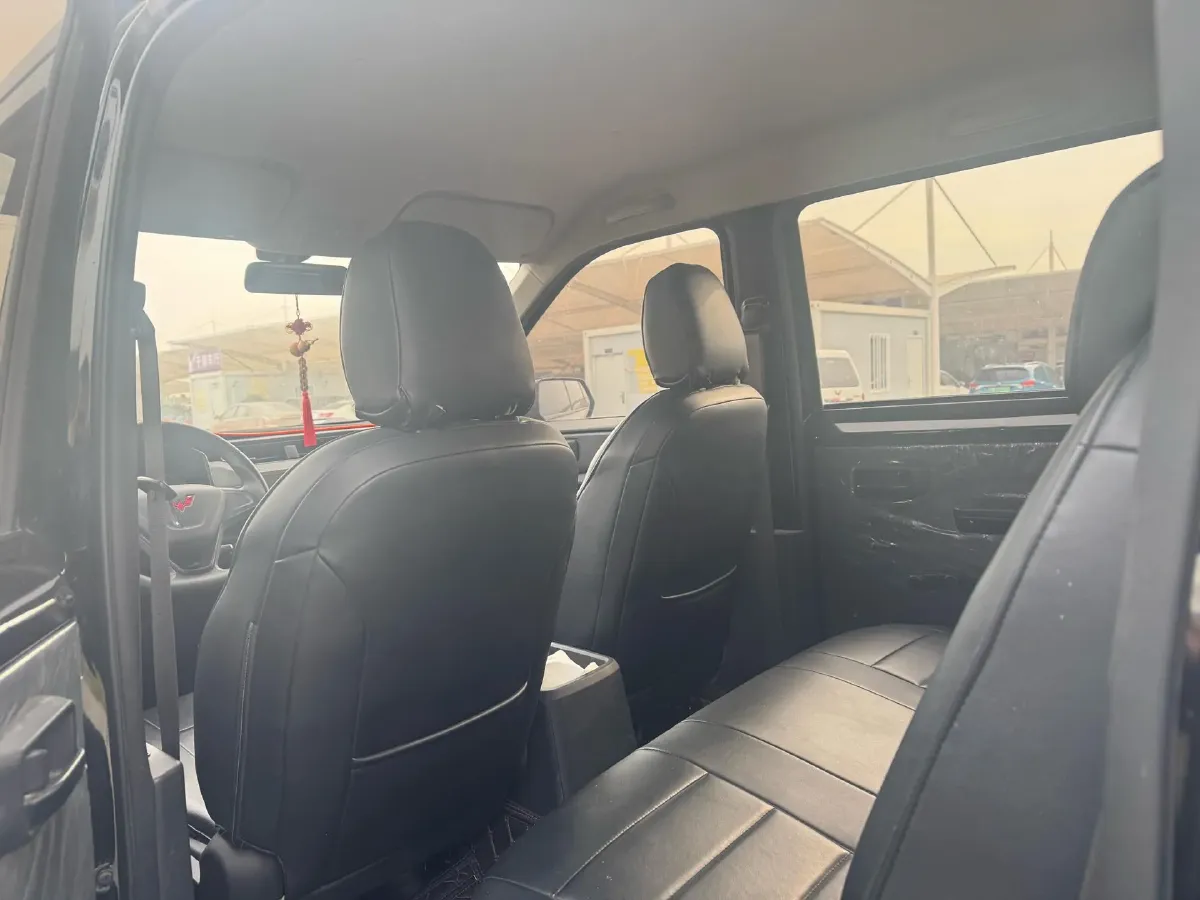 2020 WuLing HongGuang Plus 1.5L 99HP L4 6MT,autocango,china used car exporter,china ev exporter,chinese used car exporter,chinese used ev exporter