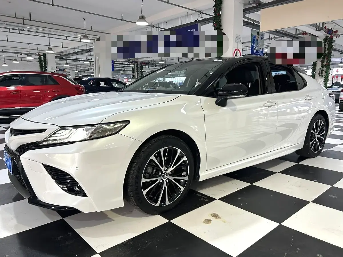 2019 Toyota Camry 2.5L 209HP L4 8AT