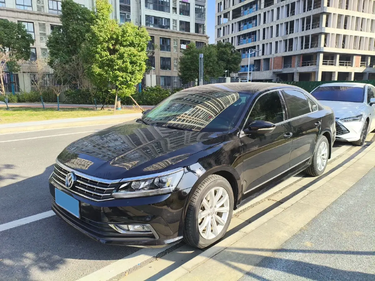 2017 Volkswagen Passat 1.8T 180HP L4 7DCT