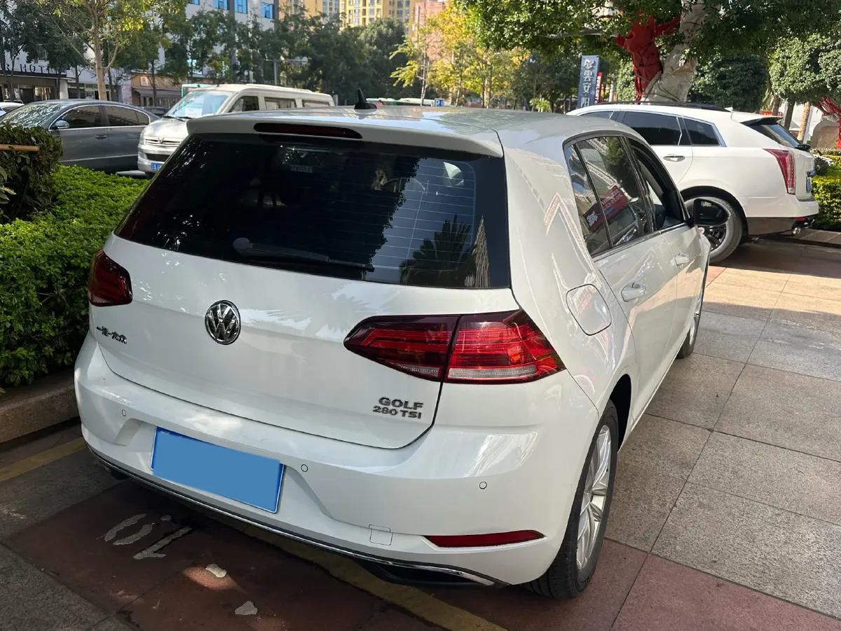 2019 Brilliance Auto V7 1.8T 231HP L4 7DCT,autocango,china used car exporter,china ev exporter,chinese used car exporter,chinese used ev exporter