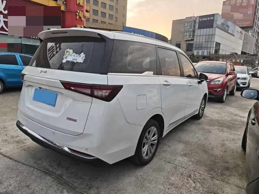 2022 WuLing JiaChen 1.5L 99HP L4 6MT,autocango,china used car exporter,china ev exporter,chinese used car exporter,chinese used ev exporter