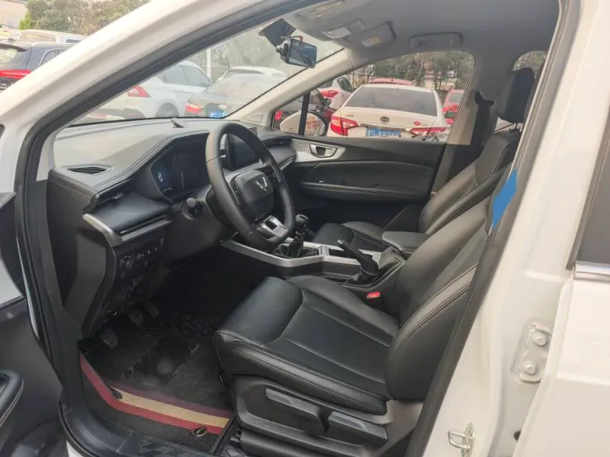 2022 WuLing JiaChen 1.5L 99HP L4 6MT,autocango,china used car exporter,china ev exporter,chinese used car exporter,chinese used ev exporter
