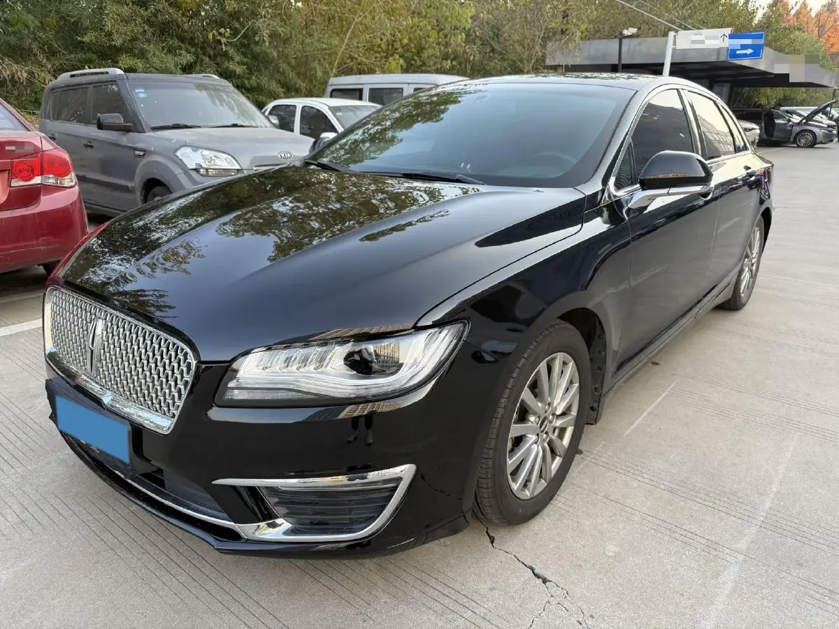 2020 Lincoln MKZ 2.0T 196HP L4 6AT
