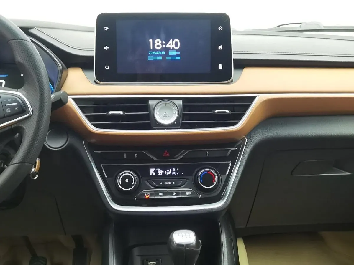 2018 WuLing HongGuang S3 1.5T 150HP L4 6MT,autocango,china used car exporter,china ev exporter,chinese used car exporter,chinese used ev exporter