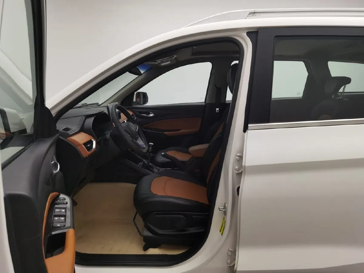 2018 WuLing HongGuang S3 1.5T 150HP L4 6MT,autocango,china used car exporter,china ev exporter,chinese used car exporter,chinese used ev exporter