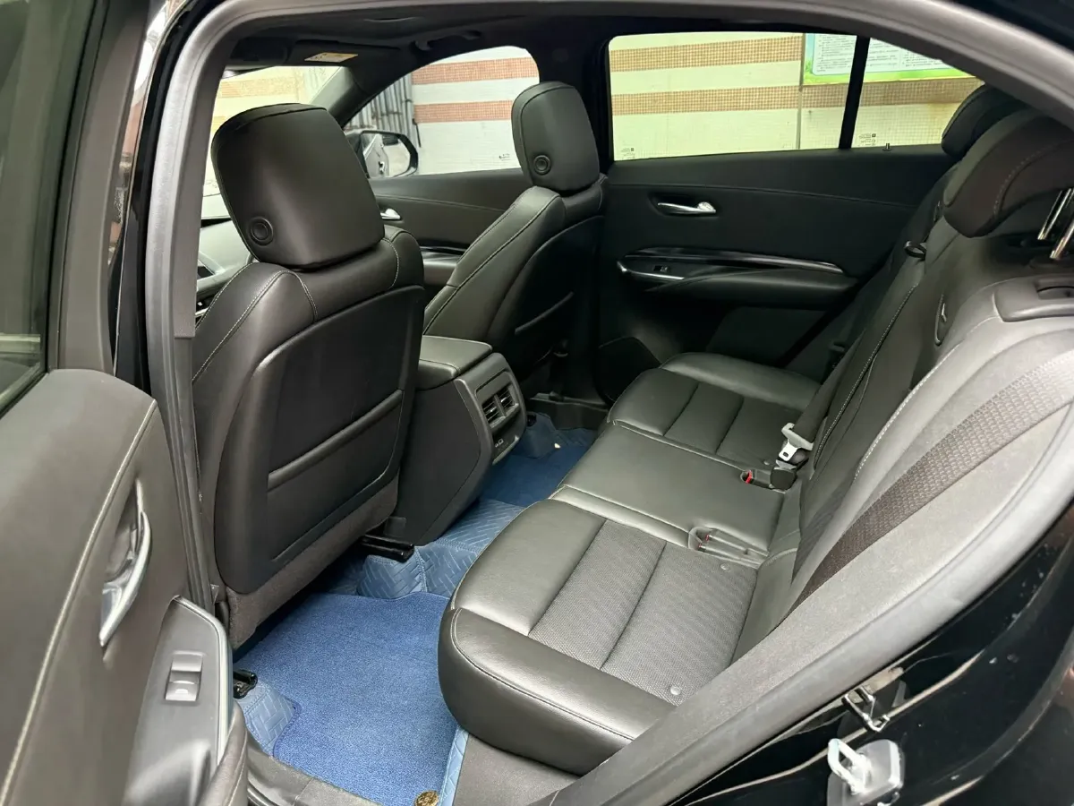 2021 Cadillac XT4 2.0T 237HP L4 9AT,autocango,china used car exporter,china ev exporter,chinese used car exporter,chinese used ev exporter