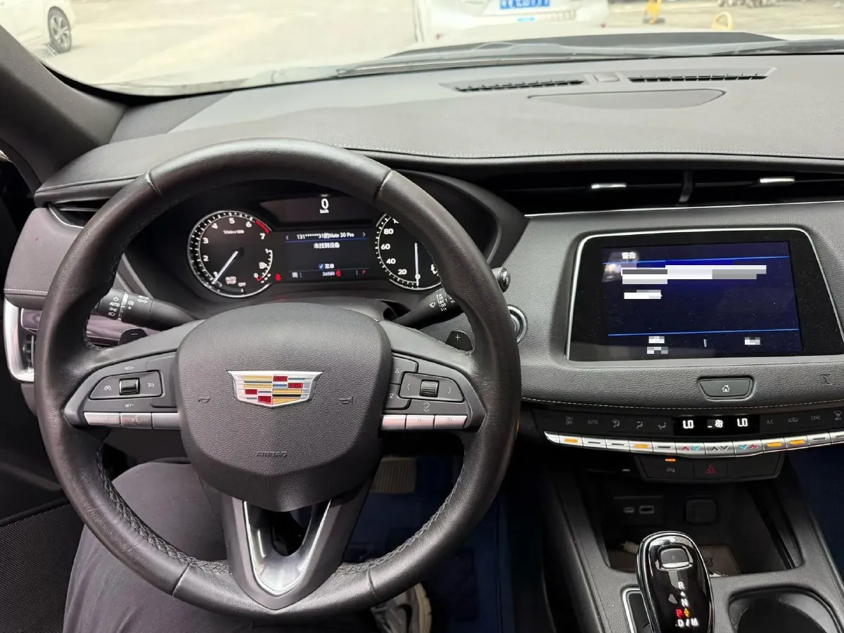 2021 Cadillac XT4 2.0T 237HP L4 9AT,autocango,china used car exporter,china ev exporter,chinese used car exporter,chinese used ev exporter