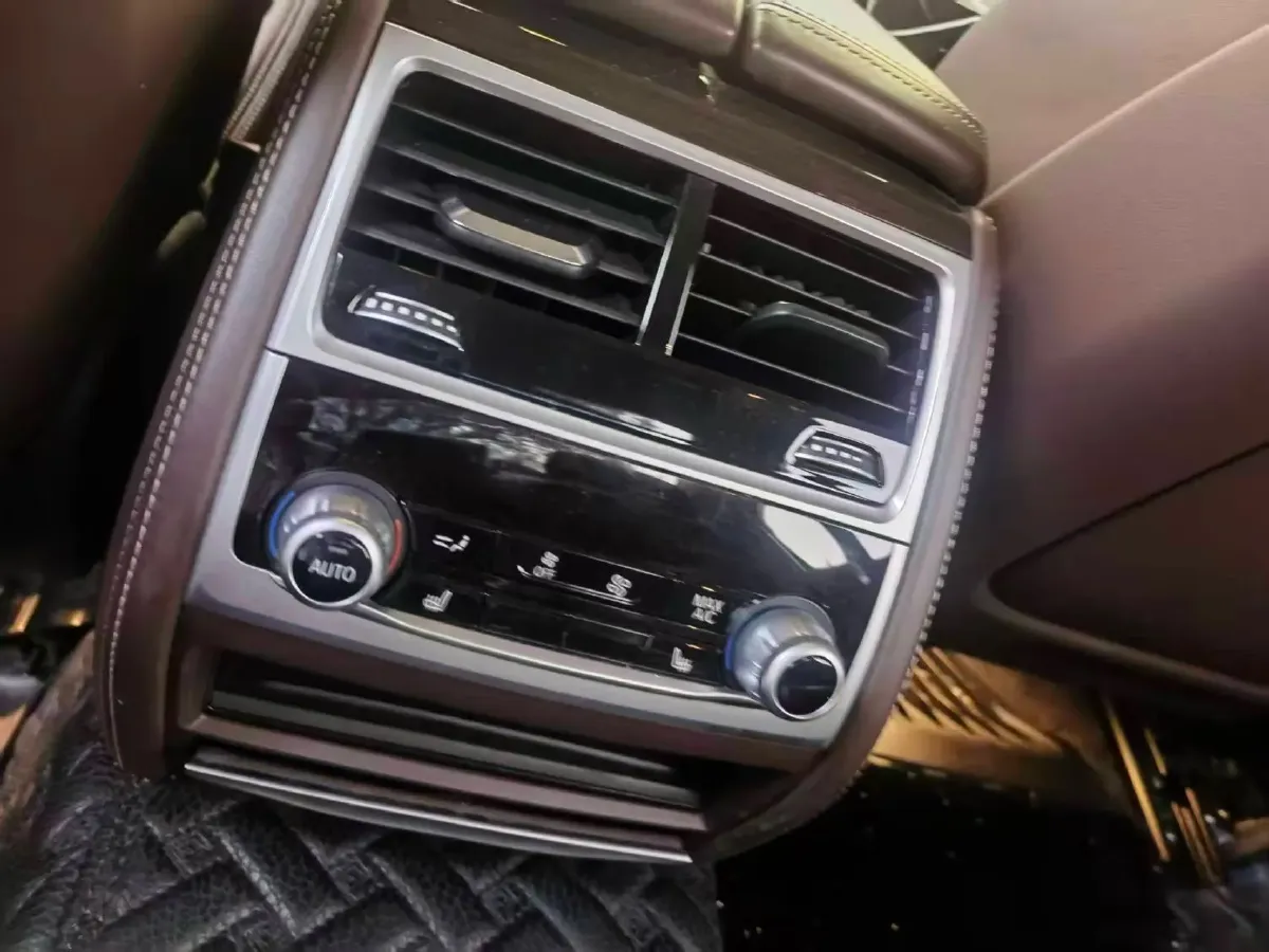 2021 BMW 7 Series 2.0T 265HP L4 8AT,autocango,china used car exporter,china ev exporter,chinese used car exporter,chinese used ev exporter