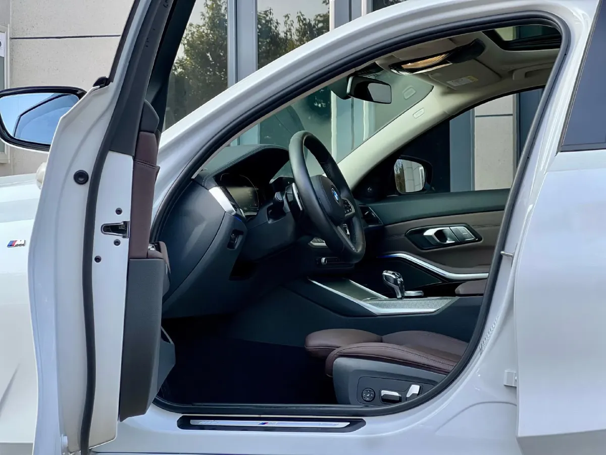 2021 BMW 3 Series 2.0T 184HP L4 8AT,autocango,china used car exporter,china ev exporter,chinese used car exporter,chinese used ev exporter