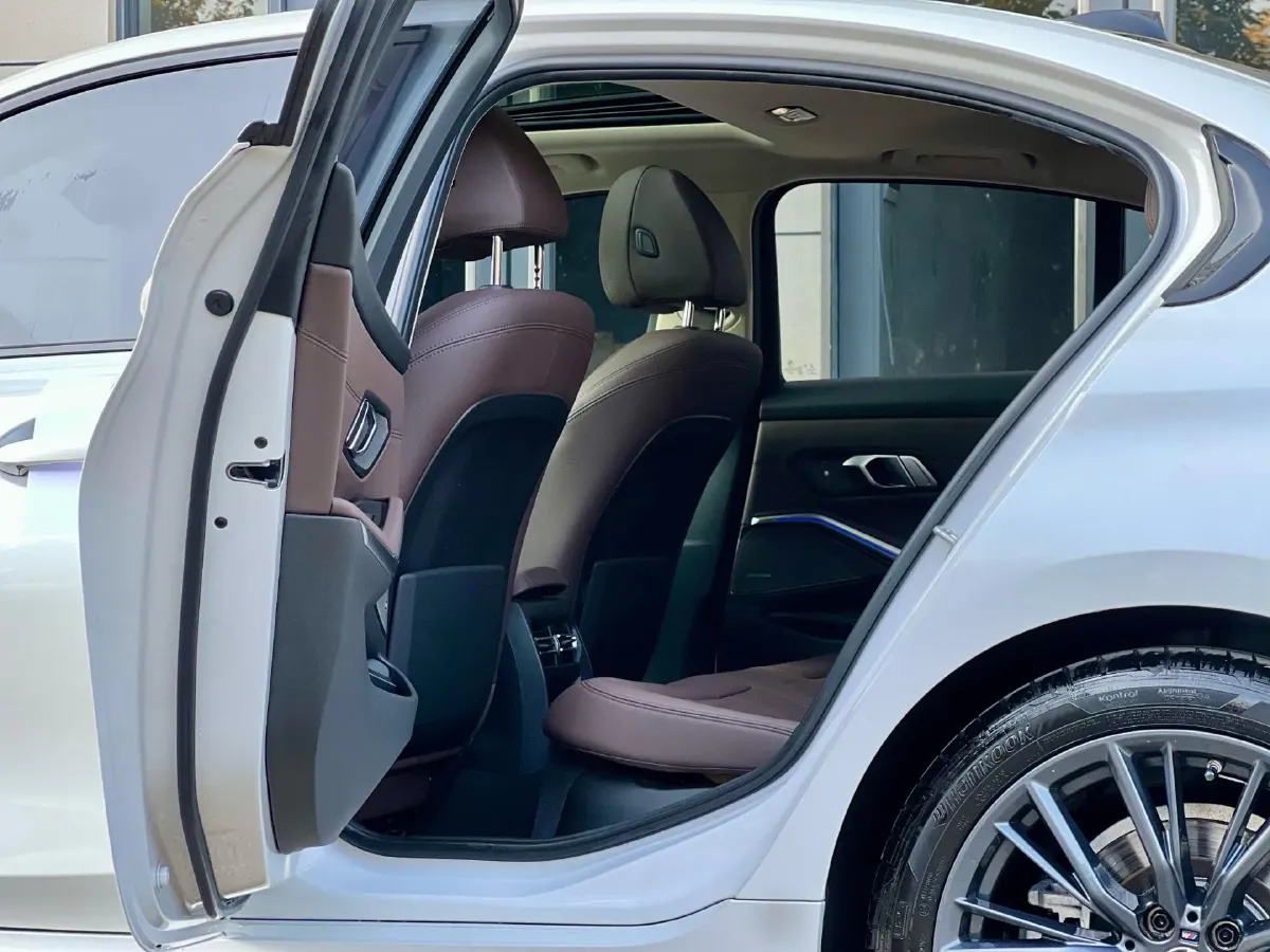 2021 BMW 3 Series 2.0T 184HP L4 8AT,autocango,china used car exporter,china ev exporter,chinese used car exporter,chinese used ev exporter