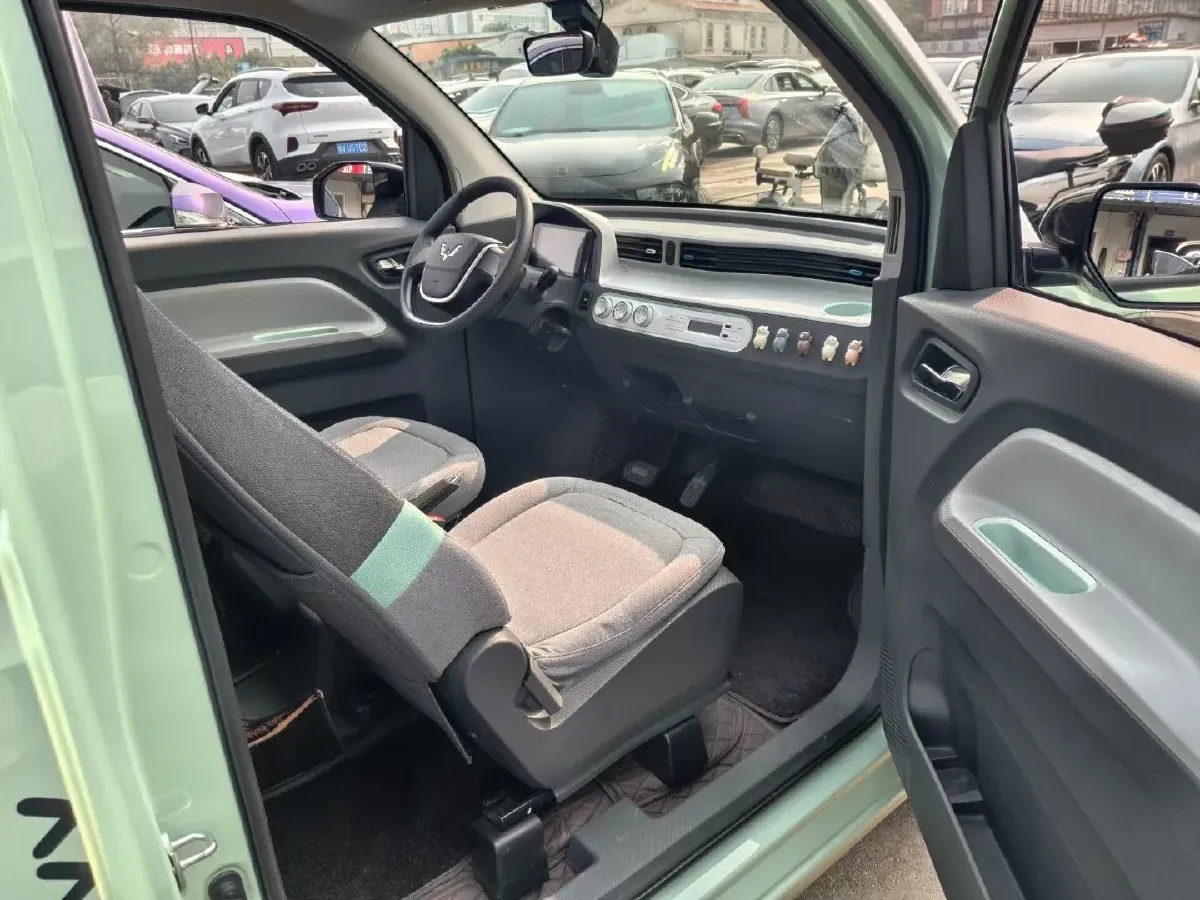 2021 WuLing HongGuang MINI EV BEV 13.9KWH,autocango,china used car exporter,china ev exporter,chinese used car exporter,chinese used ev exporter