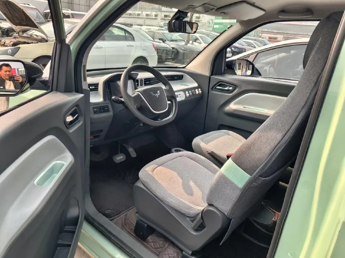 2021 WuLing HongGuang MINI EV BEV 13.9KWH,autocango,china used car exporter,china ev exporter,chinese used car exporter,chinese used ev exporter