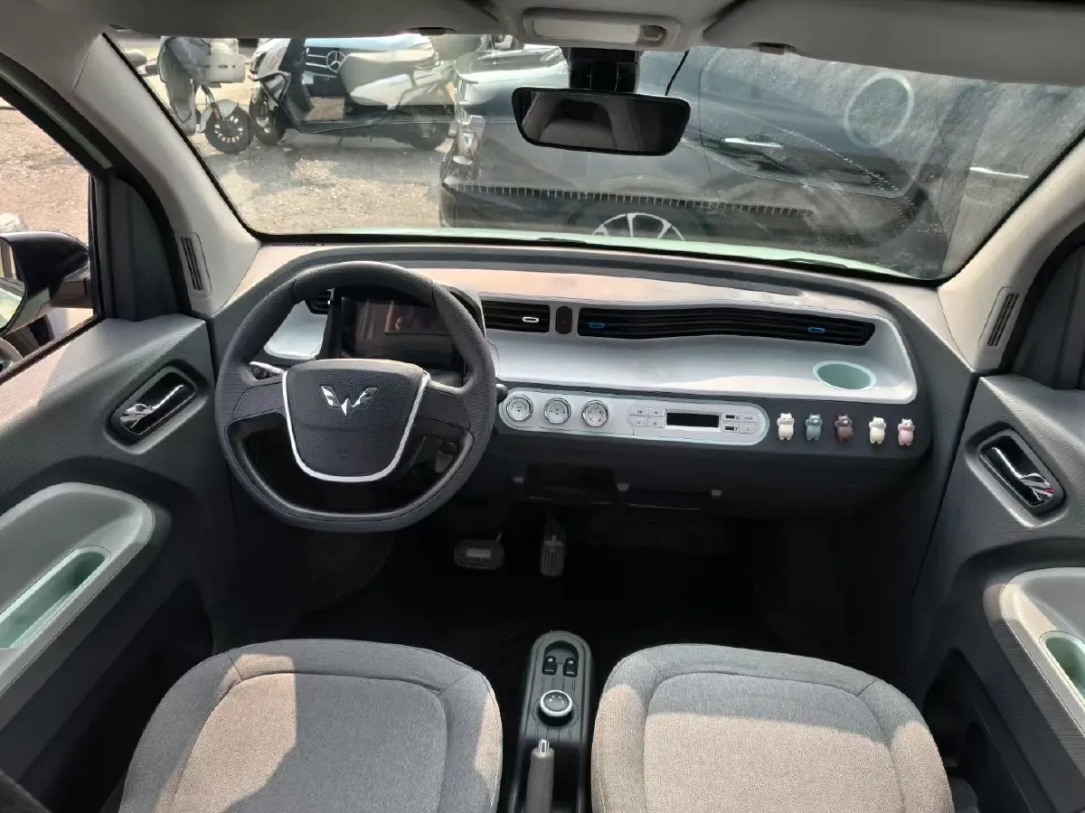 2021 WuLing HongGuang MINI EV BEV 13.9KWH,autocango,china used car exporter,china ev exporter,chinese used car exporter,chinese used ev exporter