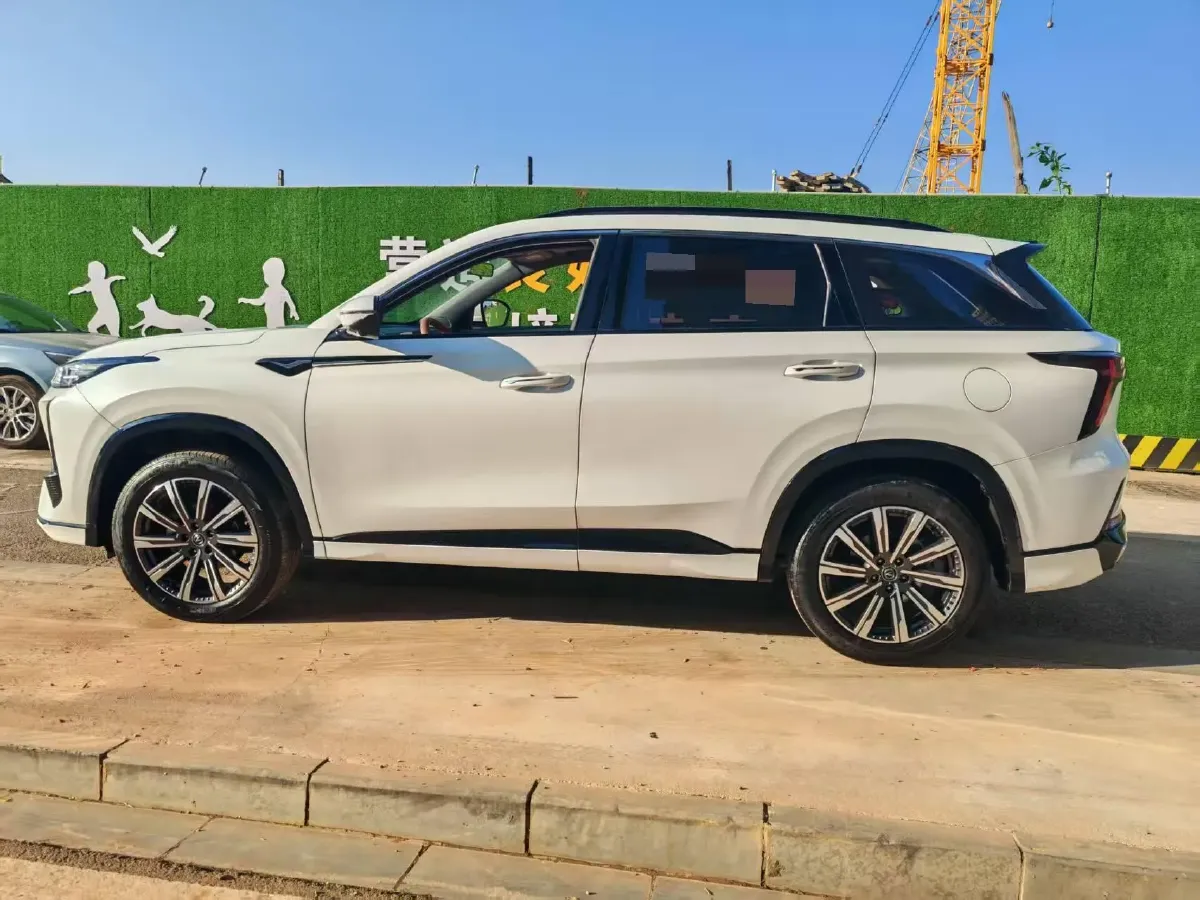 2023 ChangAn CS75 Plus 1.5T 188HP L4 8AT,autocango,china used car exporter,china ev exporter,chinese used car exporter,chinese used ev exporter