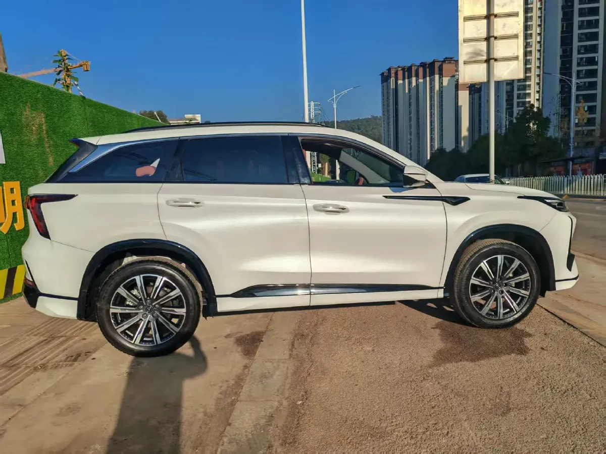 2023 ChangAn CS75 Plus 1.5T 188HP L4 8AT,autocango,china used car exporter,china ev exporter,chinese used car exporter,chinese used ev exporter