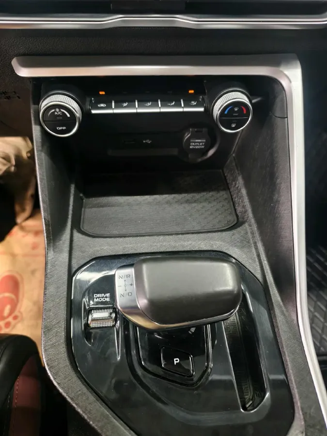 2021 Geely Coolray 1.4T 141HP L4 6DCT,autocango,china used car exporter,china ev exporter,chinese used car exporter,chinese used ev exporter