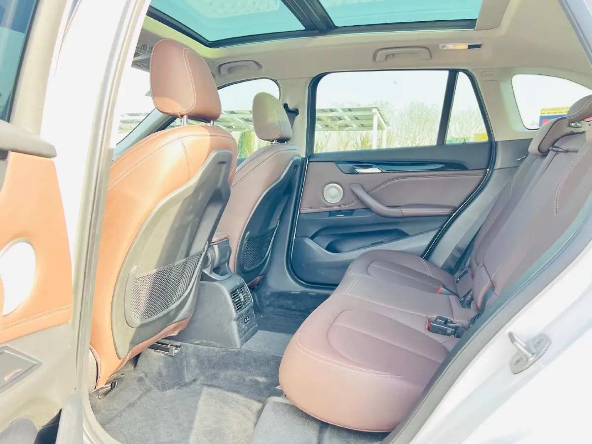 2022 BMW X1 2.0T 192HP L4 7DCT,autocango,china used car exporter,china ev exporter,chinese used car exporter,chinese used ev exporter