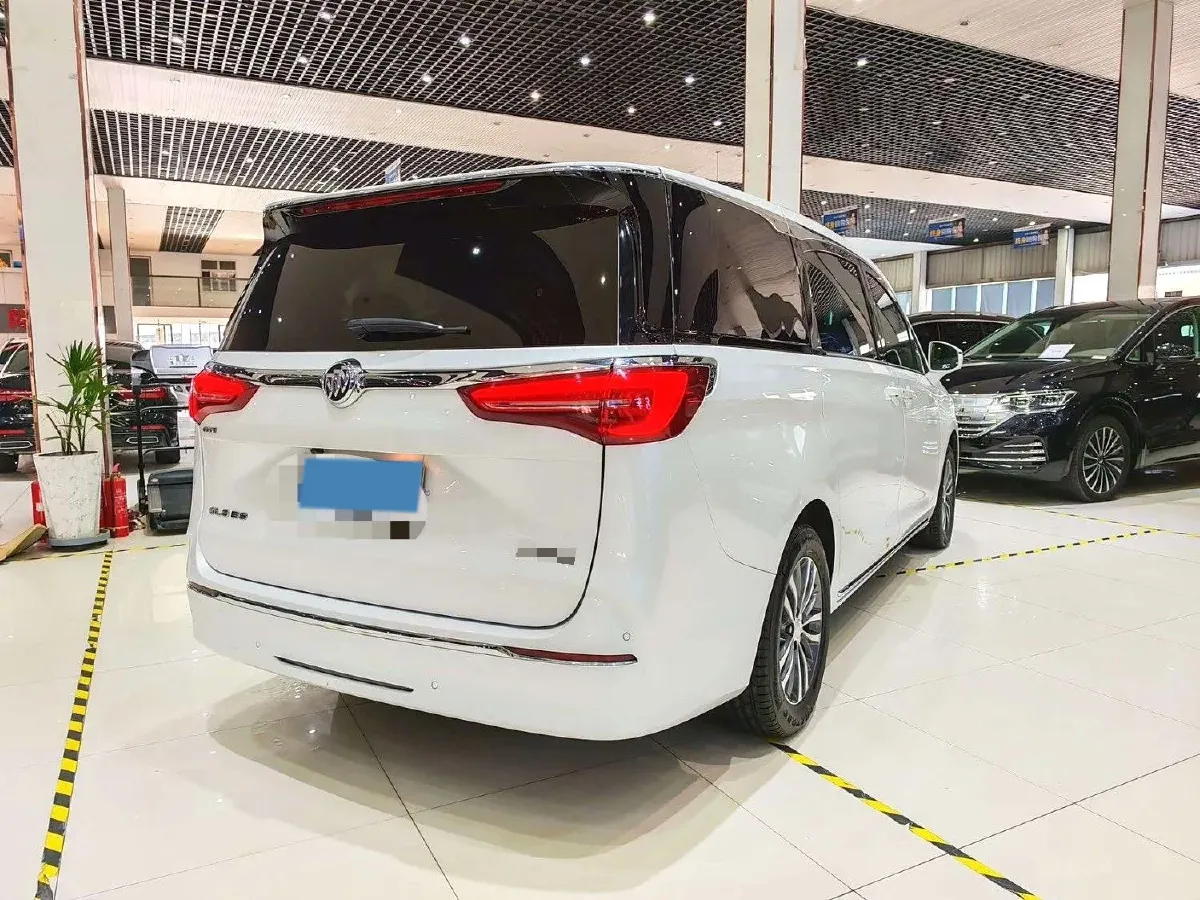 2022 Buick GL8 2.0T 237HP L4 9AT,autocango,china used car exporter,china ev exporter,chinese used car exporter,chinese used ev exporter