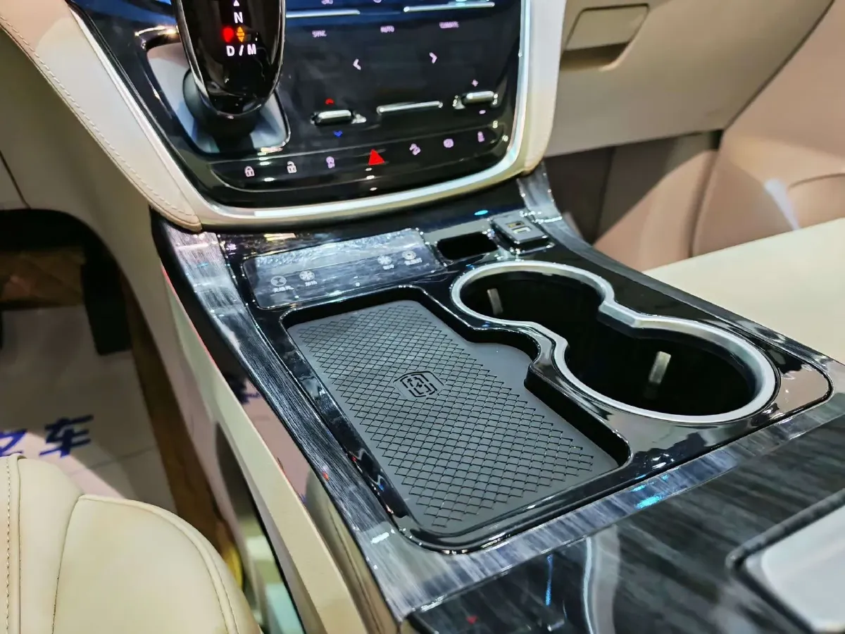 2022 Buick GL8 2.0T 237HP L4 9AT,autocango,china used car exporter,china ev exporter,chinese used car exporter,chinese used ev exporter