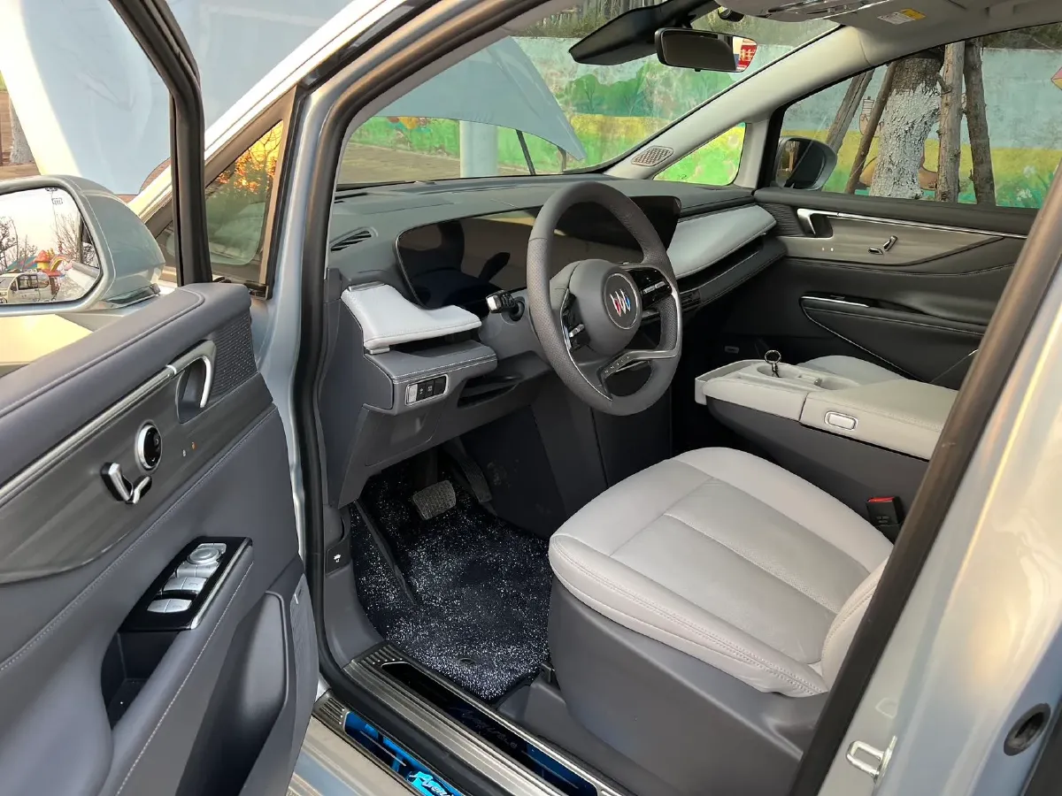 2025 Buick GL8 2.0T 237HP L4 9AT,autocango,china used car exporter,china ev exporter,chinese used car exporter,chinese used ev exporter