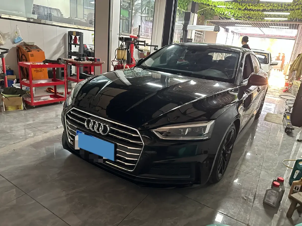 2019 Alfa Romeo Giulia 2.0T 280HP L4 8AT