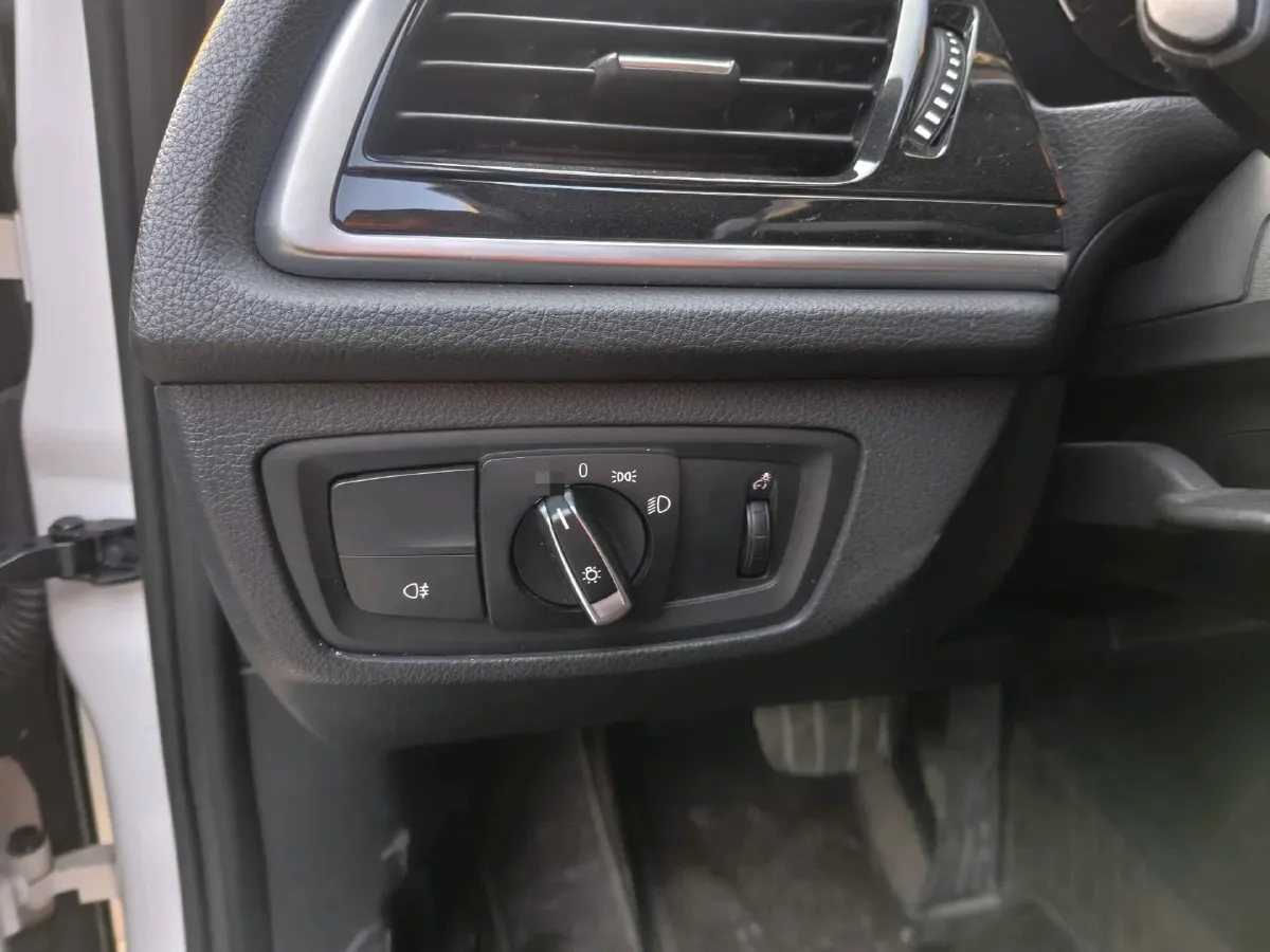 2022 BMW 1 Series 1.5T 140HP L3 7DCT,autocango,china used car exporter,china ev exporter,chinese used car exporter,chinese used ev exporter