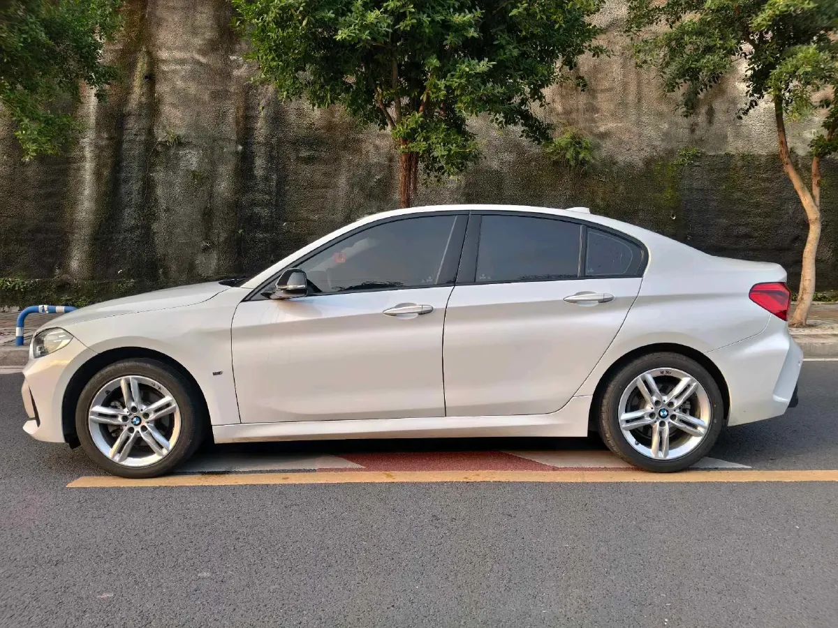 2022 BMW 1 Series 1.5T 140HP L3 7DCT,autocango,china used car exporter,china ev exporter,chinese used car exporter,chinese used ev exporter