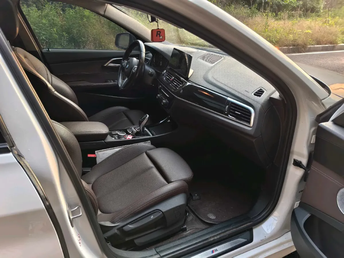 2022 BMW 1 Series 1.5T 140HP L3 7DCT,autocango,china used car exporter,china ev exporter,chinese used car exporter,chinese used ev exporter