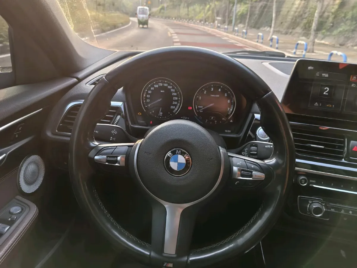 2022 BMW 1 Series 1.5T 140HP L3 7DCT,autocango,china used car exporter,china ev exporter,chinese used car exporter,chinese used ev exporter