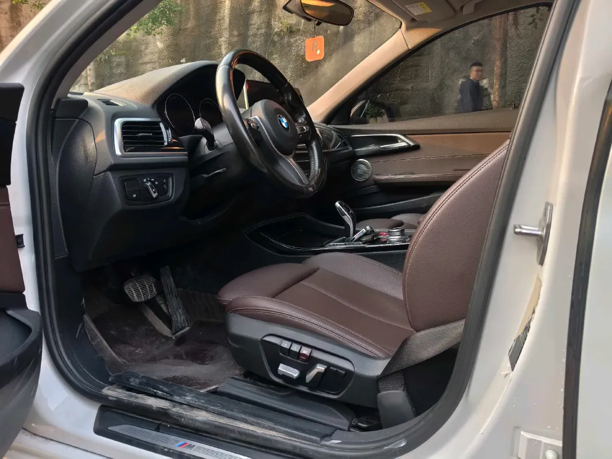 2022 BMW 1 Series 1.5T 140HP L3 7DCT,autocango,china used car exporter,china ev exporter,chinese used car exporter,chinese used ev exporter