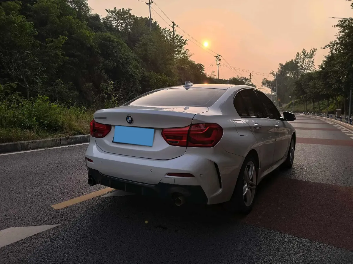 2022 BMW 1 Series 1.5T 140HP L3 7DCT,autocango,china used car exporter,china ev exporter,chinese used car exporter,chinese used ev exporter
