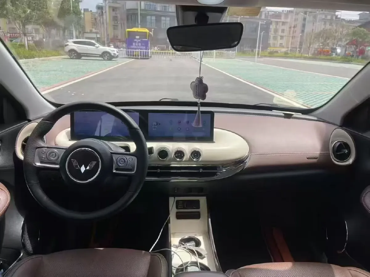 2023 WuLing BinGuo BEV 31.9KWH,autocango,china used car exporter,china ev exporter,chinese used car exporter,chinese used ev exporter