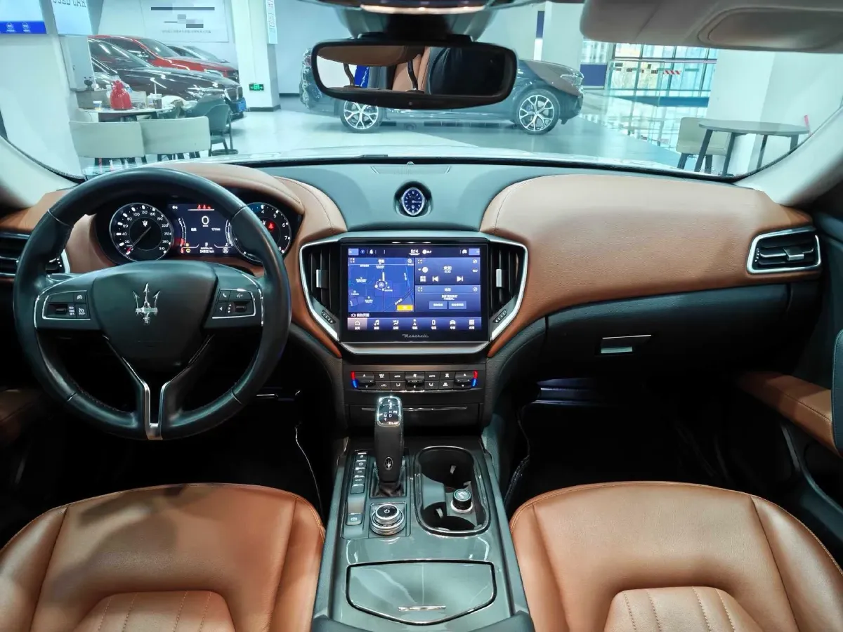 2021 Maserati Ghibli 2.0T 330HP L4 8AT,autocango,china used car exporter,china ev exporter,chinese used car exporter,chinese used ev exporter