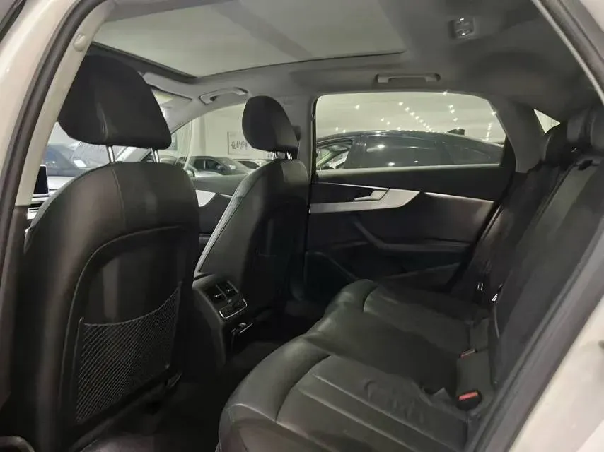 2019 Audi A4L 2.0T 190HP L4 7DCT,autocango,china used car exporter,china ev exporter,chinese used car exporter,chinese used ev exporter