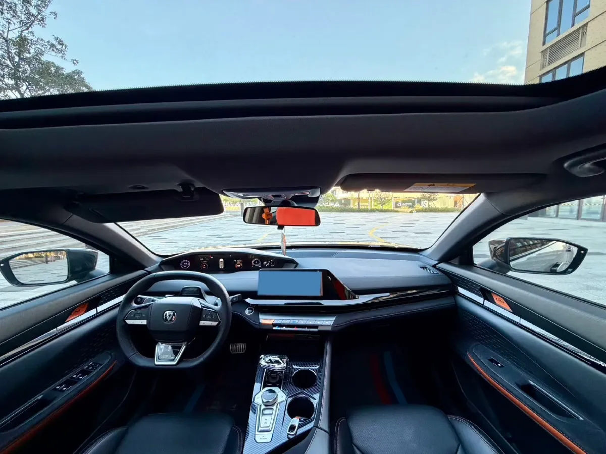 2022 ChangAn UNI-V 1.5T 188HP L4 7DCT,autocango,china used car exporter,china ev exporter,chinese used car exporter,chinese used ev exporter