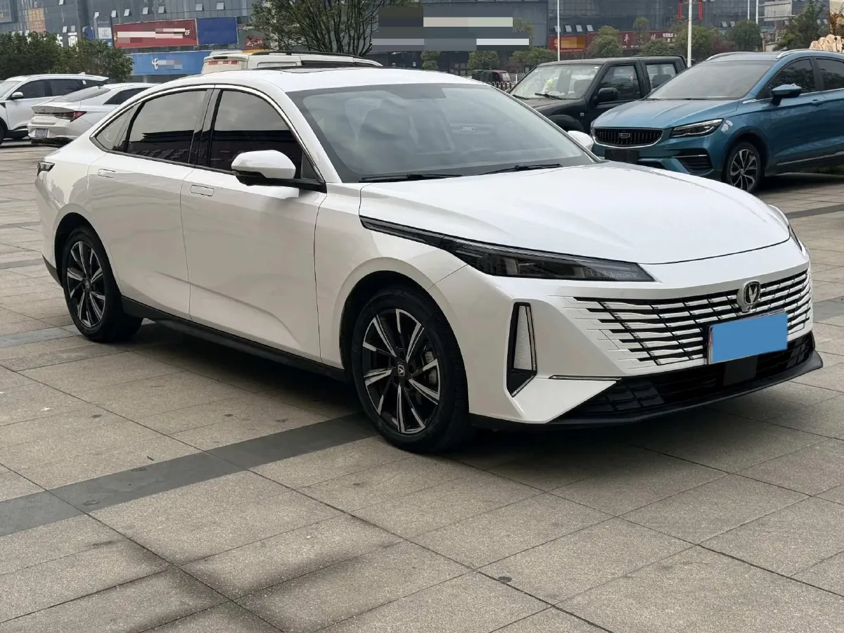 2024 ChangAn Eado 1.5T 170HP L4 7DCT,autocango,china used car exporter,china ev exporter,chinese used car exporter,chinese used ev exporter