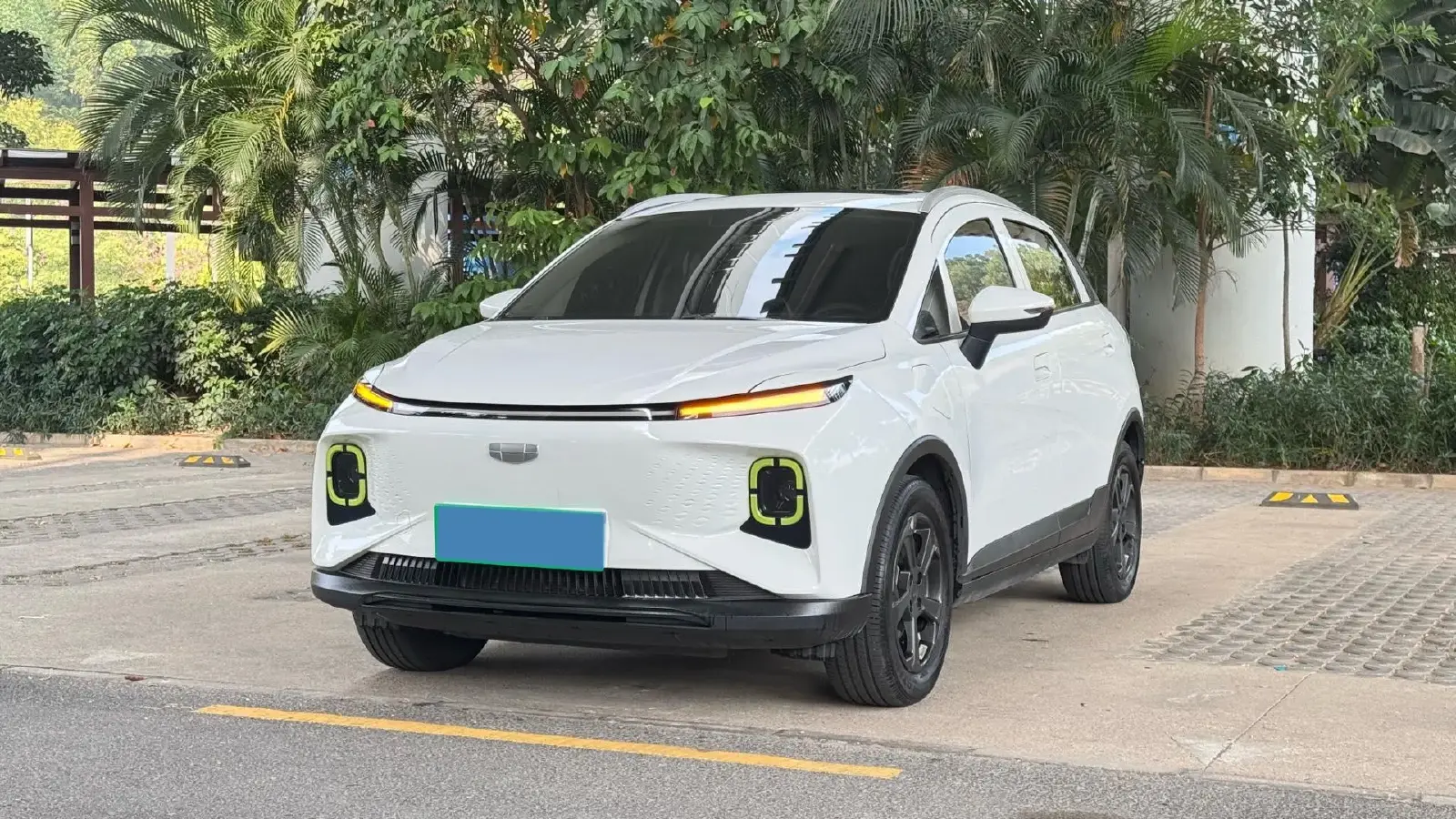 2023 Geometry E BEV 39.4KWH