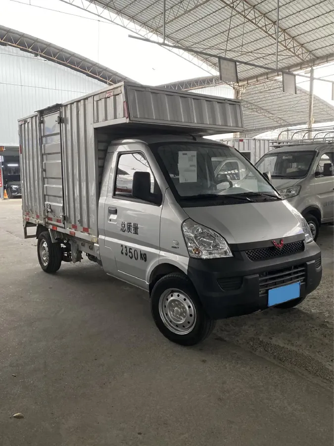 2021 WuLing RongGuang Mini Truck 1.5L 99HP L4 5MT,autocango,china used car exporter,china ev exporter,chinese used car exporter,chinese used ev exporter