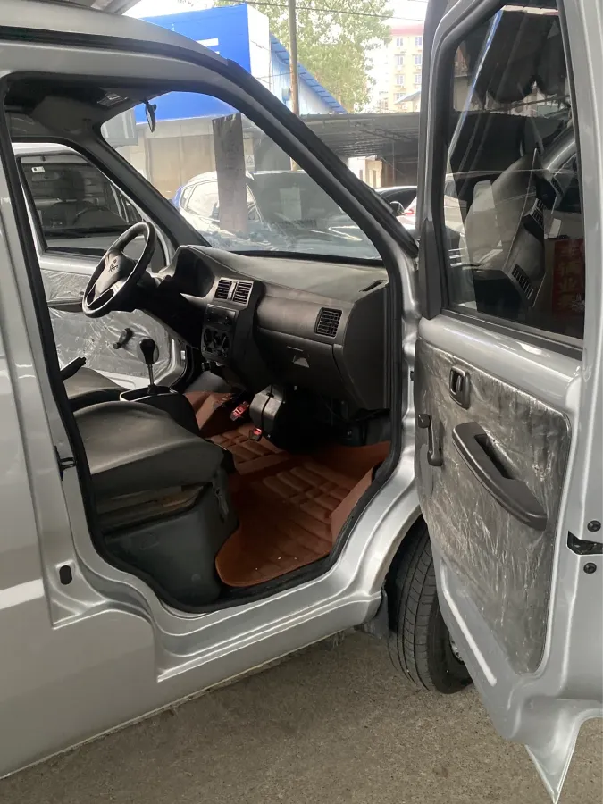 2021 WuLing RongGuang Mini Truck 1.5L 99HP L4 5MT,autocango,china used car exporter,china ev exporter,chinese used car exporter,chinese used ev exporter