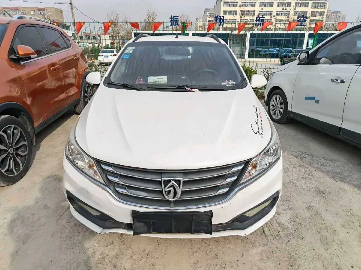 2017 BaoJun 310 1.5L 112HP L4 6MT,autocango,china used car exporter,china ev exporter,chinese used car exporter,chinese used ev exporter