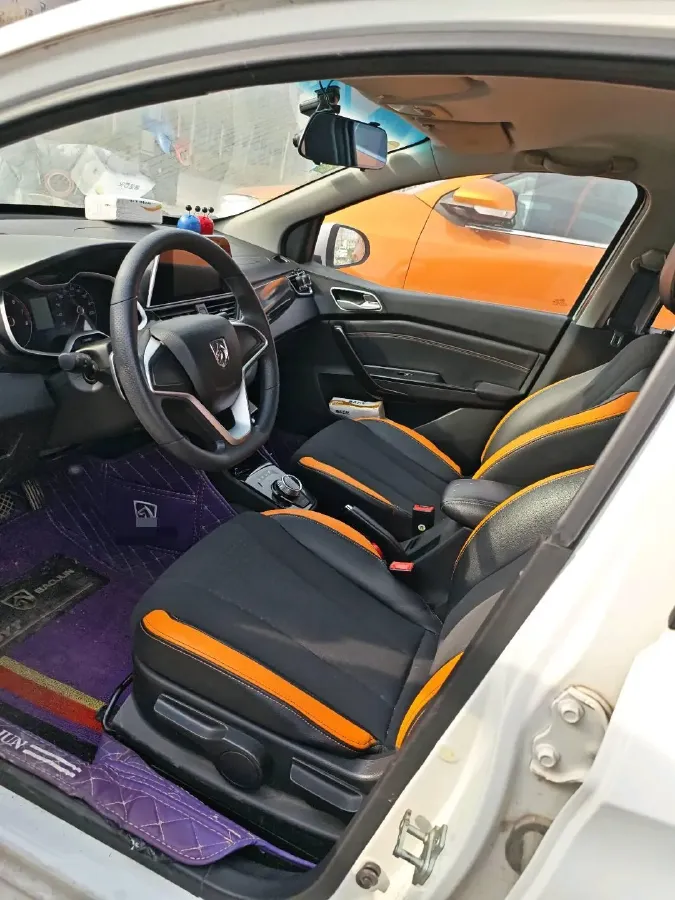 2017 BaoJun 310 1.5L 112HP L4 6MT,autocango,china used car exporter,china ev exporter,chinese used car exporter,chinese used ev exporter