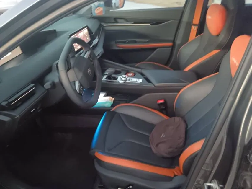 2024 ChangAn UNI-V 1.5T 188HP L4 7DCT,autocango,china used car exporter,china ev exporter,chinese used car exporter,chinese used ev exporter